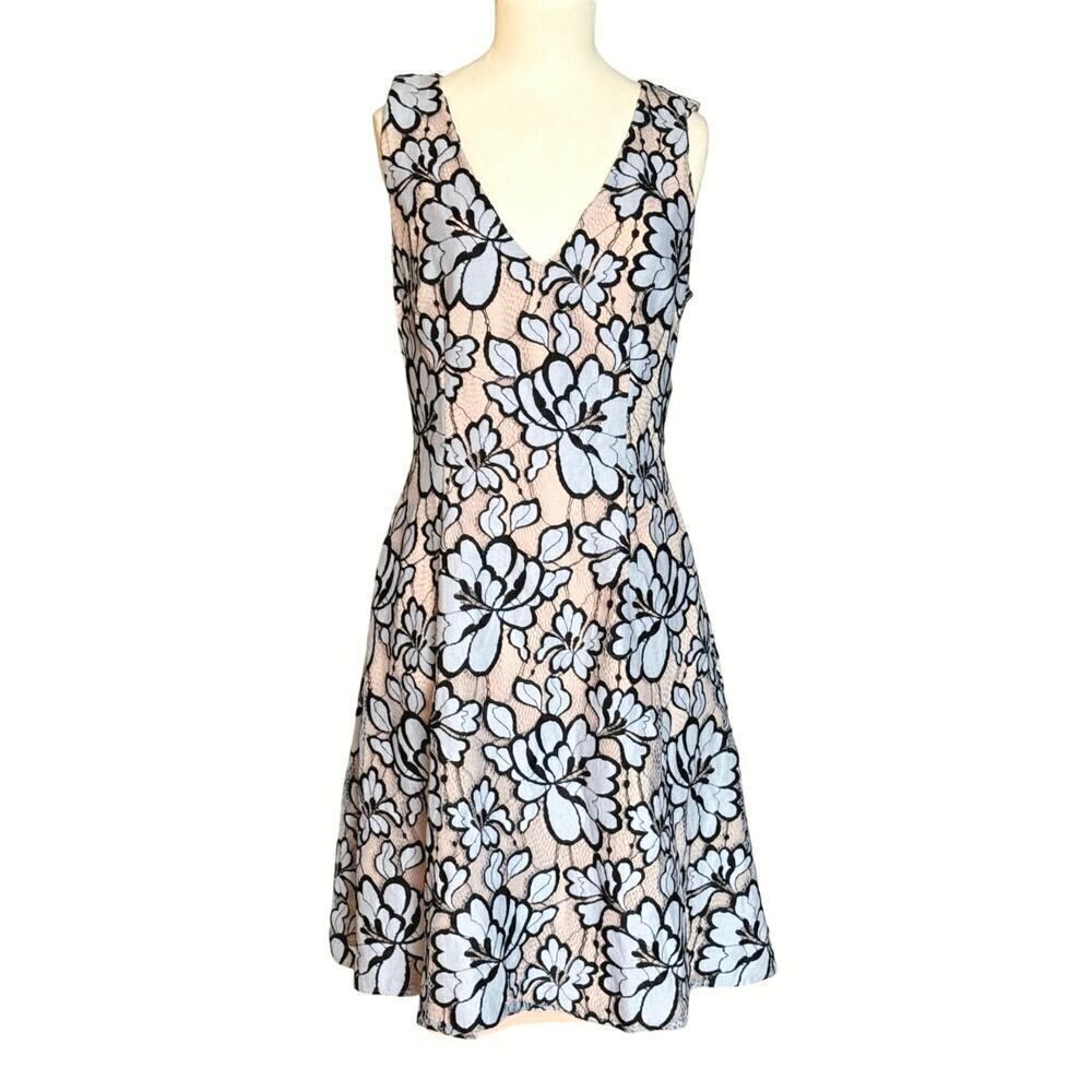 Lace & Mesh Floral Lined Dress V-Neck Nude/Light Blue Size M